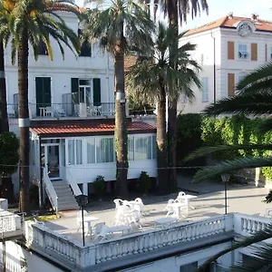 Luxury Hotel